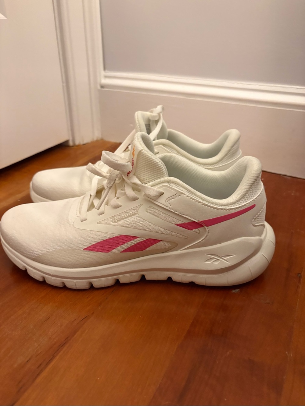 Reebok Women's split flex lux comfort White Sneakers with Pink Accents